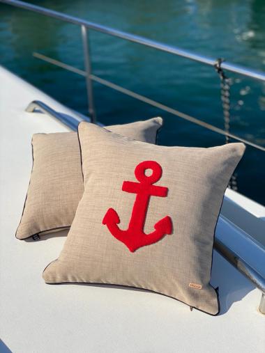 Kırmızı Çapa Desen El nakışlı Kırlent Kılıfı