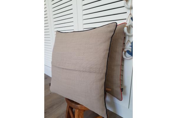 Kırmızı Yelkenli Kırlent Kılıfı