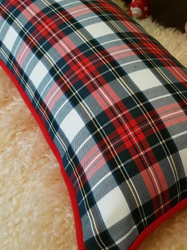 Kırmızı Yeşil Beyaz Ekose Kış Kırlent