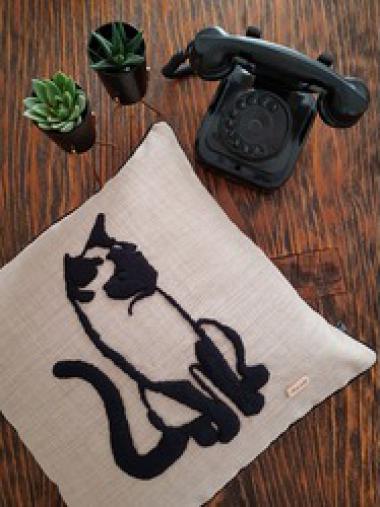 Siyam Kedisi Desen El Nakışlı Kırlent Kılıfı