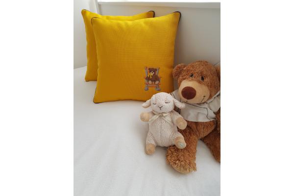 Tek Ayıcık Kırlent Kılıfı 